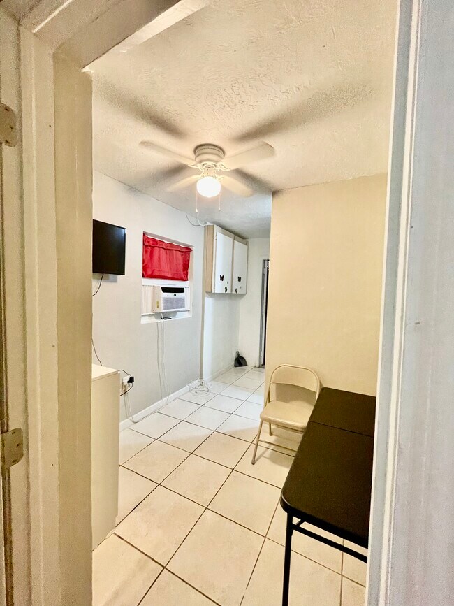 30008 SW 159th Dr unit For rent Studio 1200, Homestead, FL 33033 - photo 4