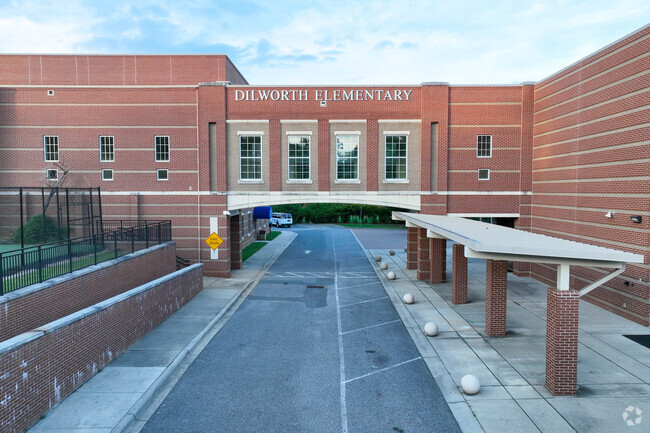 Dilworth Elementary School serves students K-5th grade.