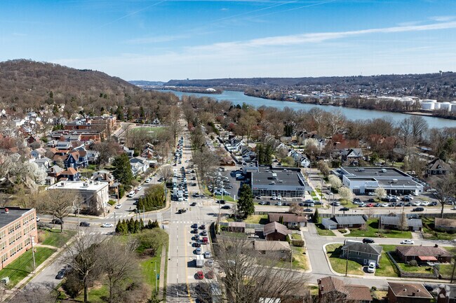 Ohio River Boulevard is the fastest way to get to Pittsburgh from Edgeworth.