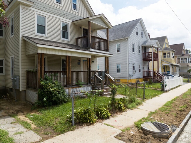 There are many multifamily homes in the Bay area of Springfield.