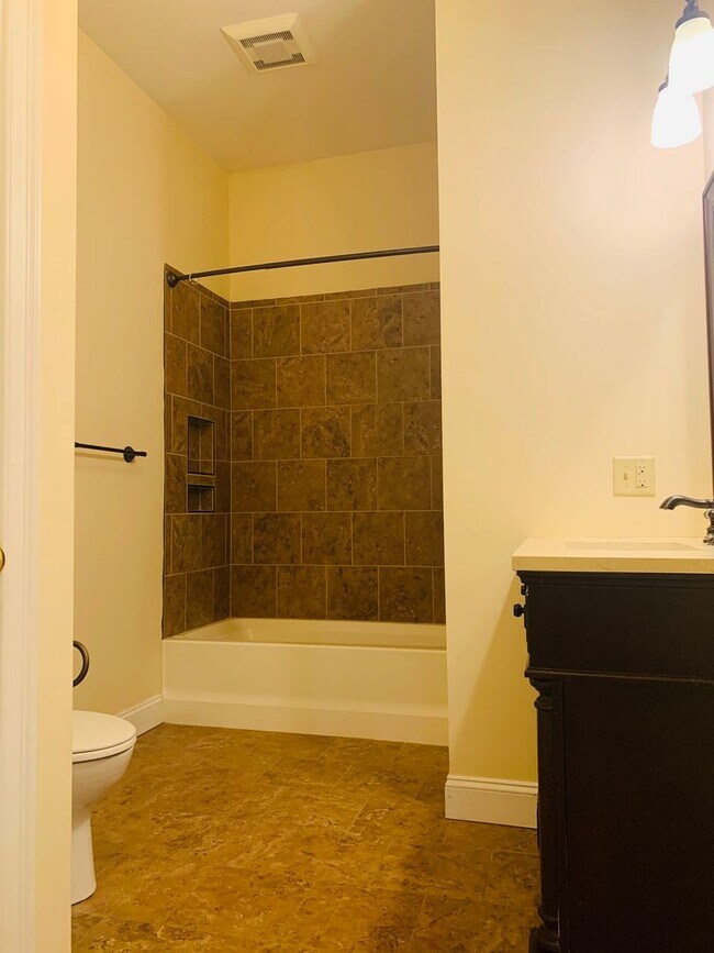 51 N Champlain St unit . 2 - Available N, Burlington, VT 05401 - photo 5