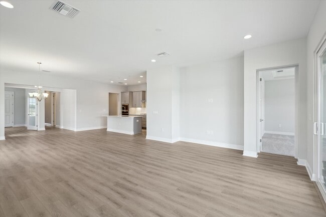 35593 Stableton Ln, Zephyrhills, FL 33541 - photo 4