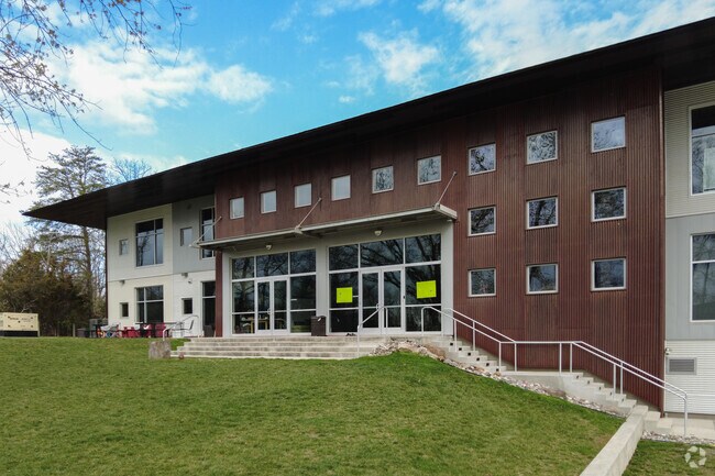 Loudoun School for the Gifted serves students of Loudoun County.