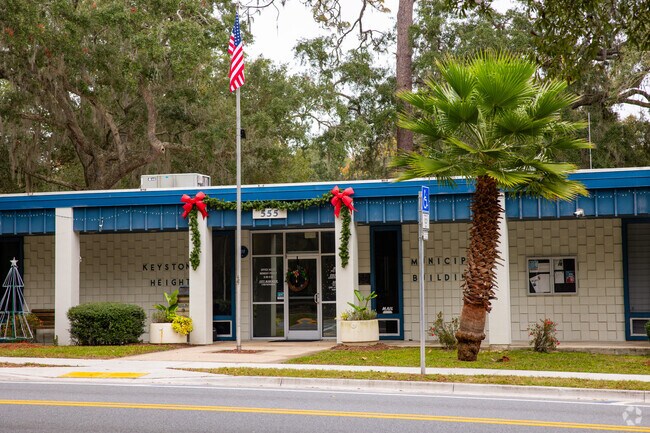 Keystone Heights neighborhood city hall building.
