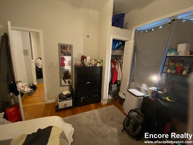 1189 Commonwealth Ave unit 8, Boston, MA 02134 - photo 6