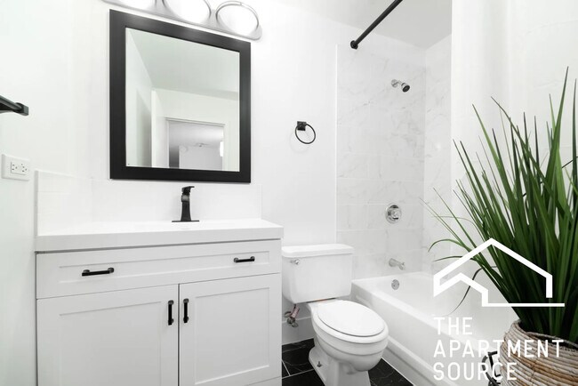 100 W Chestnut St unit 2407, Chicago, IL 60610 - photo 7