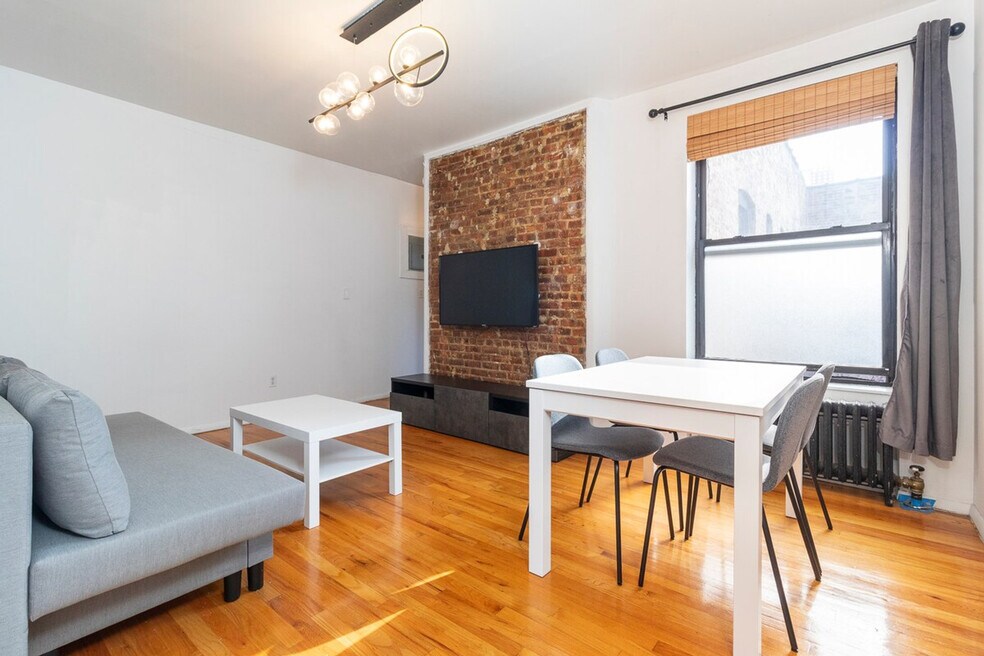 319 E 95th St unit ID1032029P, New York, NY 10128 - photo 1
