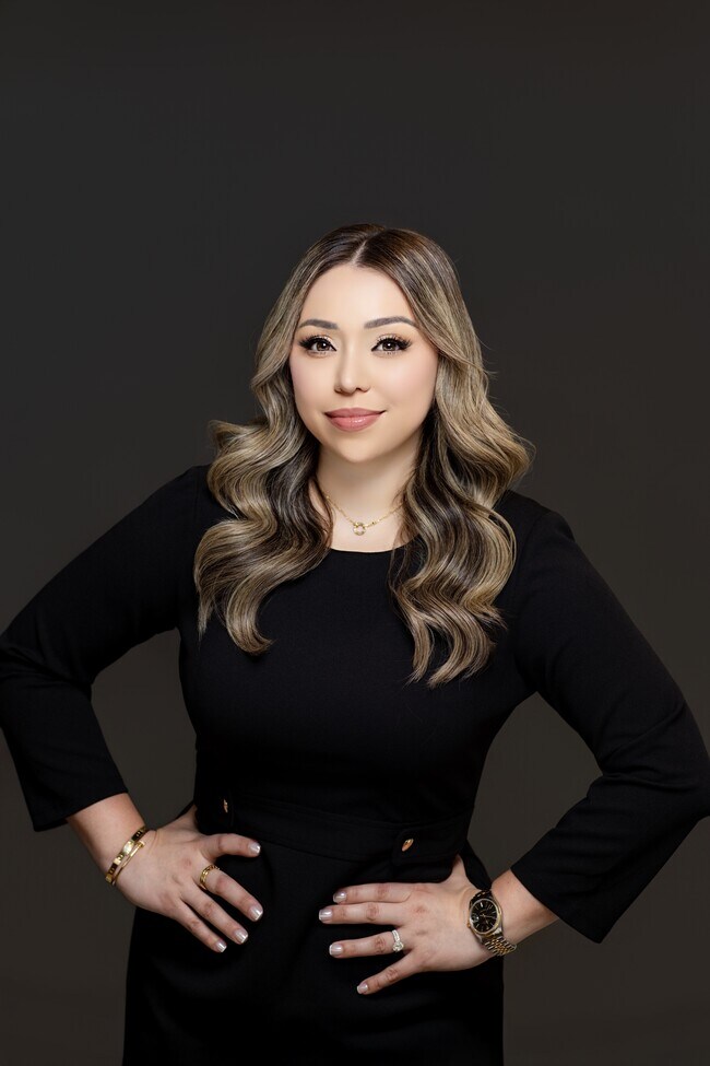 Claudia Esparza