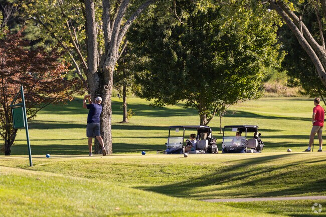 Southeast Owensboro residents can play a round of golf at the Owensboro Country Club.