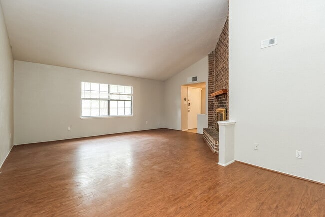 22730 Hawkwood Dr, Spring, TX 77373 - photo 5