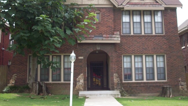 1861 Poplar Ave unit 5, Memphis, TN 38104 - photo 2