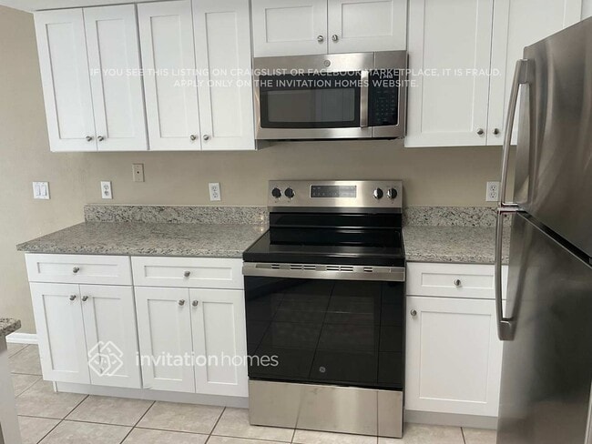 1215 Lake Shore Ranch Dr, Seffner, FL 33584 - photo 7