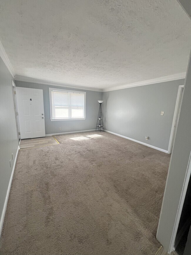 393 Stone Mountain St unit 393 Stone Mountain S, Lawrenceville, GA 30046 - photo 3