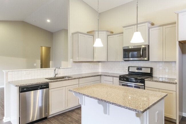 5975 Copperleaf Trail unit 36494535, Portage, MI 49024 - photo 2