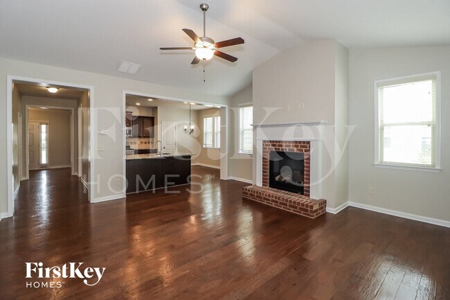 286 S Village Square, Canton, GA 30115 - photo 4