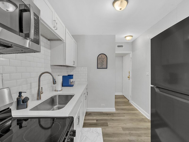 7 Division St unit 3A, Oak Park, IL 60302 - photo 1