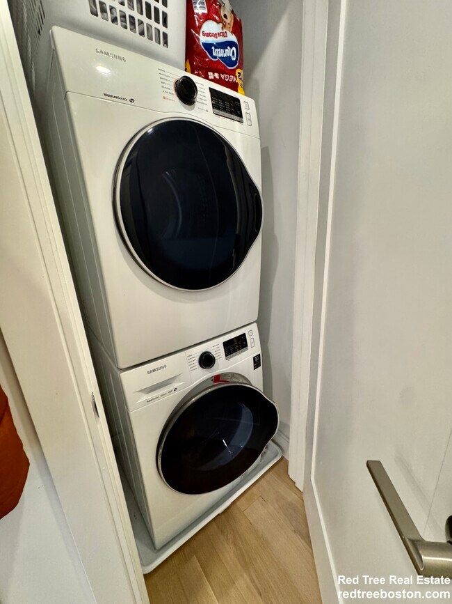 25 W 5th St, Boston, MA 02127 - photo 5