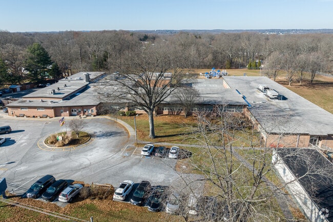 Freedom District Elementary serves students from Kindergarten through 5th grade.