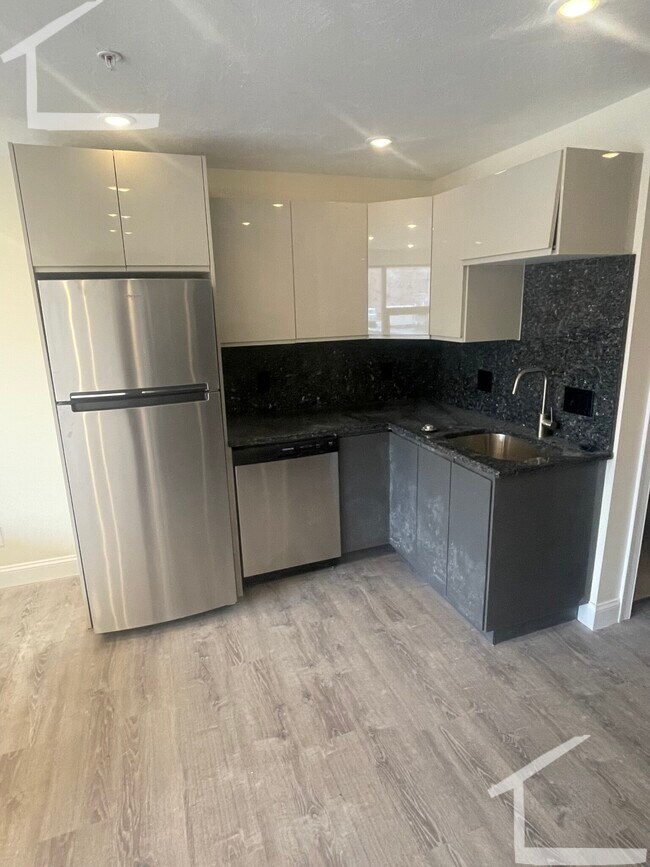 1028 Commonwealth Ave unit 103D, Boston, MA 02215 - photo 4