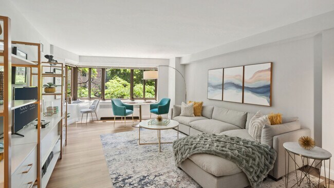 1355 N Astor St unit 814, Chicago, IL 60610 - photo 2