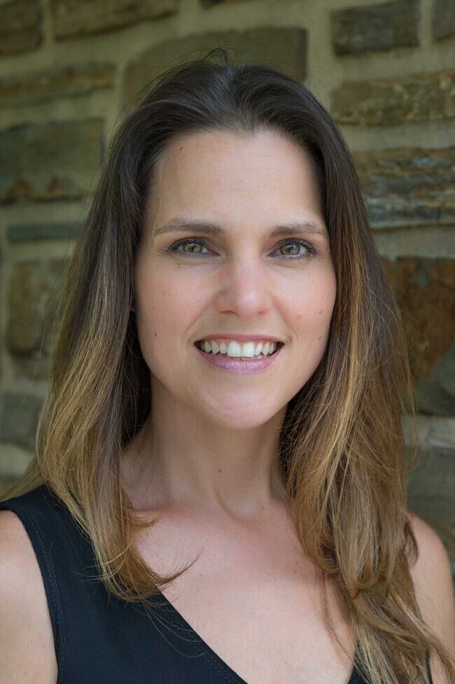 Laura Aiken