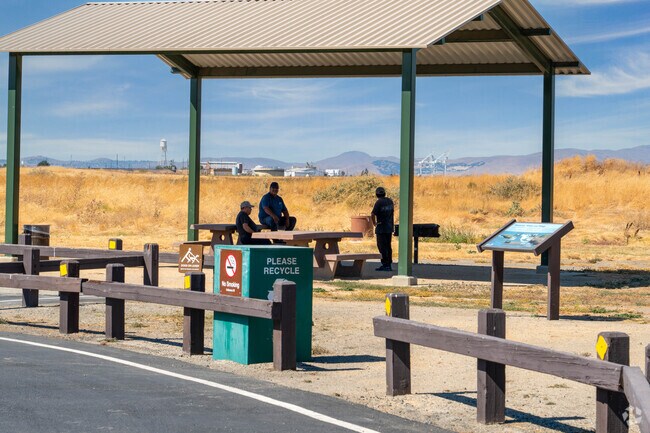 A picturesque backdrop for picnics, with its expansive shoreline along the San Francisco Bay.