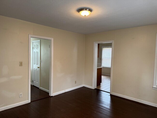 14 Court St unit 1, West Haven, CT 06516 - photo 3