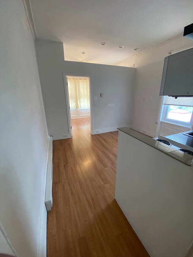 1912 N 7th St unit 2nd floor rear, Philadelphia, PA 19122 - photo 2