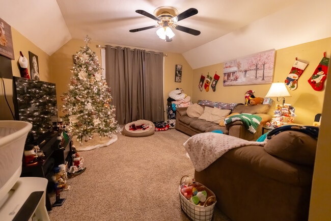 323 N Bennett St unit 323.5 Upper, Appleton, WI 54914 - photo 3