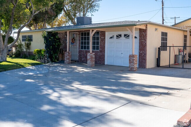 Homes in the Mojave area are cozy and well kept.