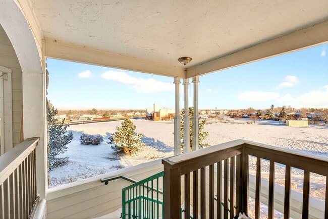 18929 E Warren Cir, Aurora, CO 80013 - photo 4