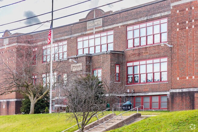 Columbus School 8 2