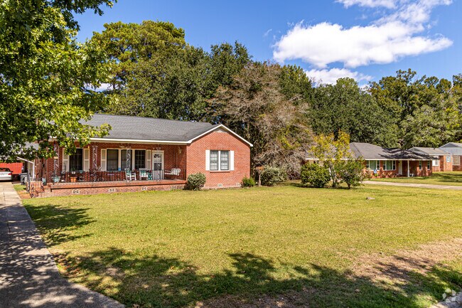 Brick ranch homes are common in Lobdell-Wooddale’s established neighborhoods.