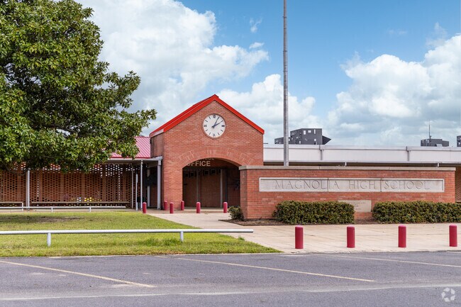 Magnolia High School in Magnolia earned a B+ from Niche.
