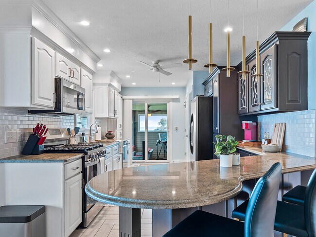 32414 Lake Rd unit ID1321796P, Avon Lake, OH 44012 - photo 3