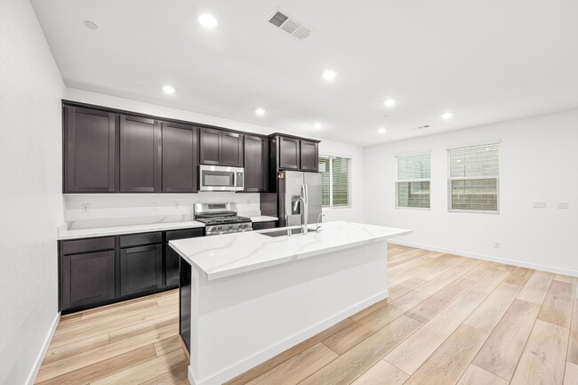 1064 Strada Mazoni, Henderson, NV 89011 - photo 3