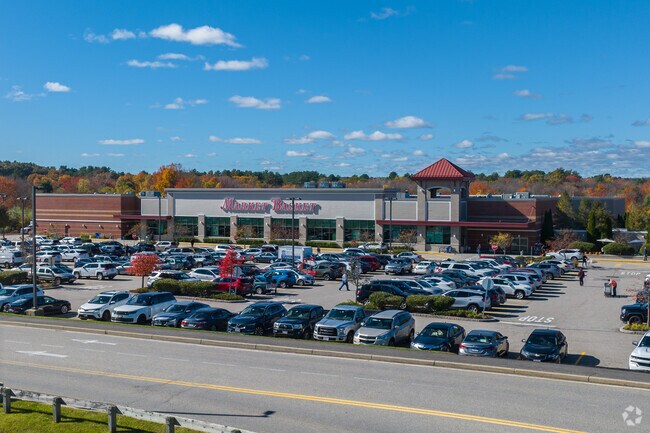 Oxford residents head to Market Basket to grocery shop.