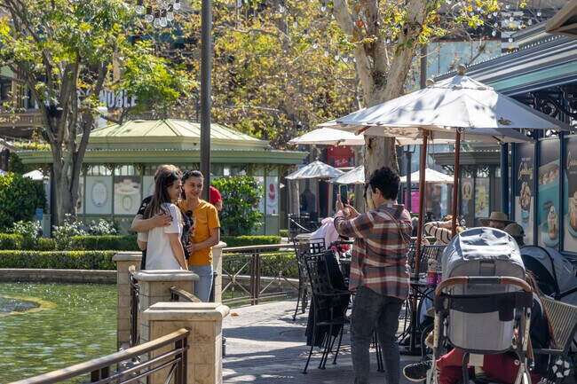 Enjoy a day out in Pacific-Edison's restaurant and shopping district.