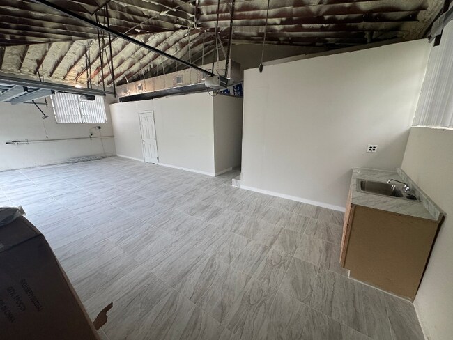 1895 NW 175th St unit EFFICIENCY, Hialeah Gardens, FL 33018 - photo 7