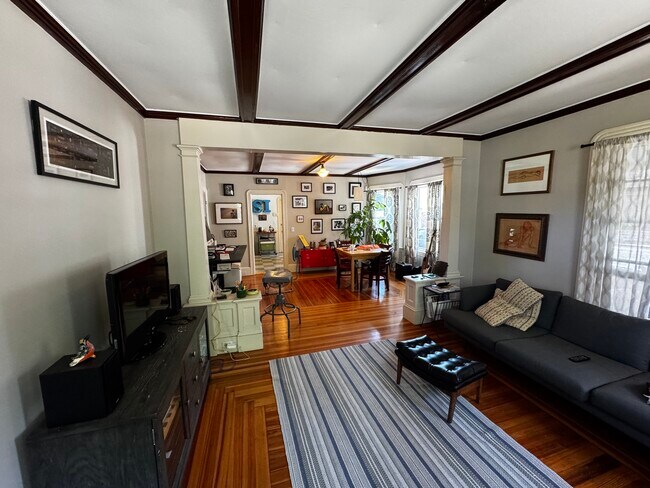 178 Oak Hill Ave unit First Floor, Pawtucket, RI 02860 - photo 5