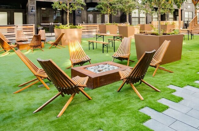 401 Korean Veterans Blvd unit ID1351411P, Nashville, TN 37201 - photo 5