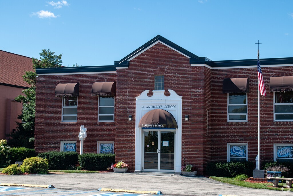St. Anthony School serves students in the High Ridge community.