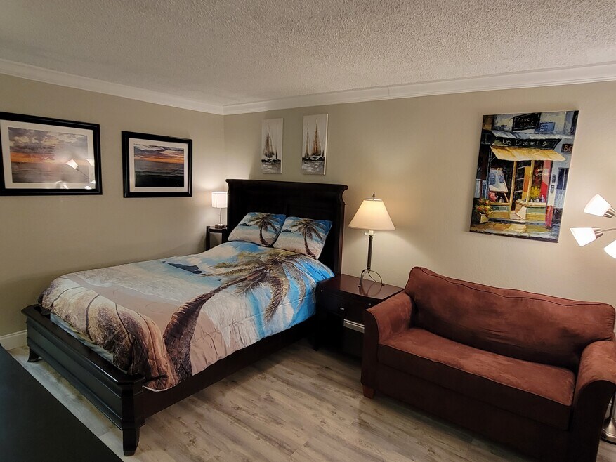 Ocean Jewels unit 101, Daytona Beach, FL 32118 - photo 1