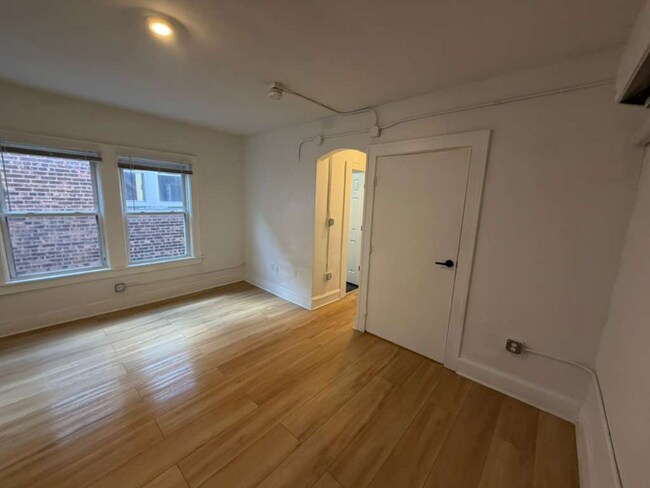 1384 W 83rd St unit 403, Cleveland, OH 44102 - photo 6