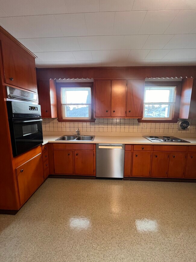 24 Proctor St unit 24 Proctor St., Peabody, MA 01960 - photo 6