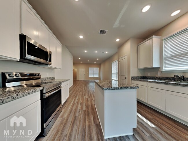 11731 Miller Cir, Conroe, TX 77302 - photo 4