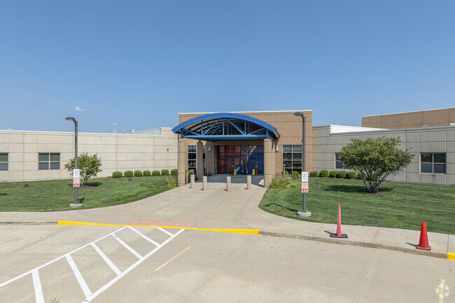 New Berlin Elementary School has 440 students in grades PK, K-5.