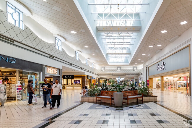 Robinwood residents are only a 14-minute drive from the Valley Mall.