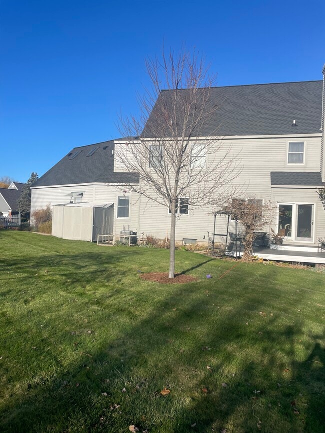 6349 Woodhall Ct, Hudsonville, MI 49426 - photo 2