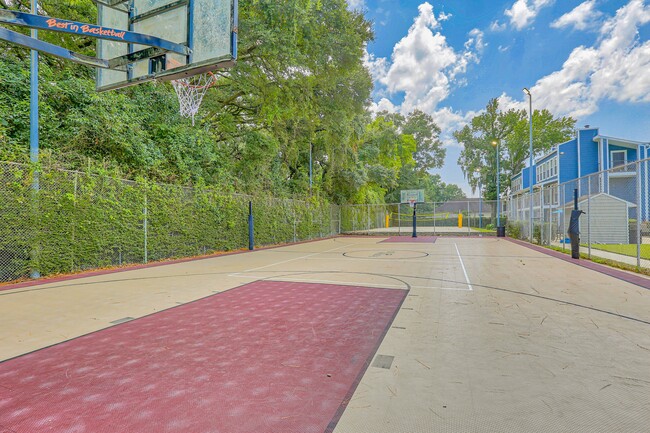 Fairway-View-II_2245-College-Dr_II-2039570_PHO-76